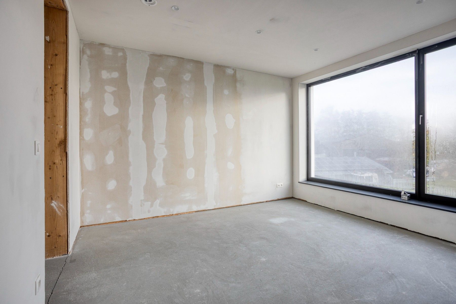 Moderne, af te werken woning op een perceel van 10a 58ca. foto 17