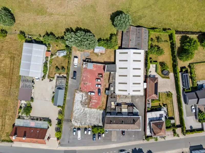 Hooglede- Opbrengsteigendom van 3 verhuurde sterk gebouwde woningen met 3 slaapkamers in het centrum van Hooglede gelgen. Deels al vernieuwd. Potentieel met tuinen en parking. foto 26