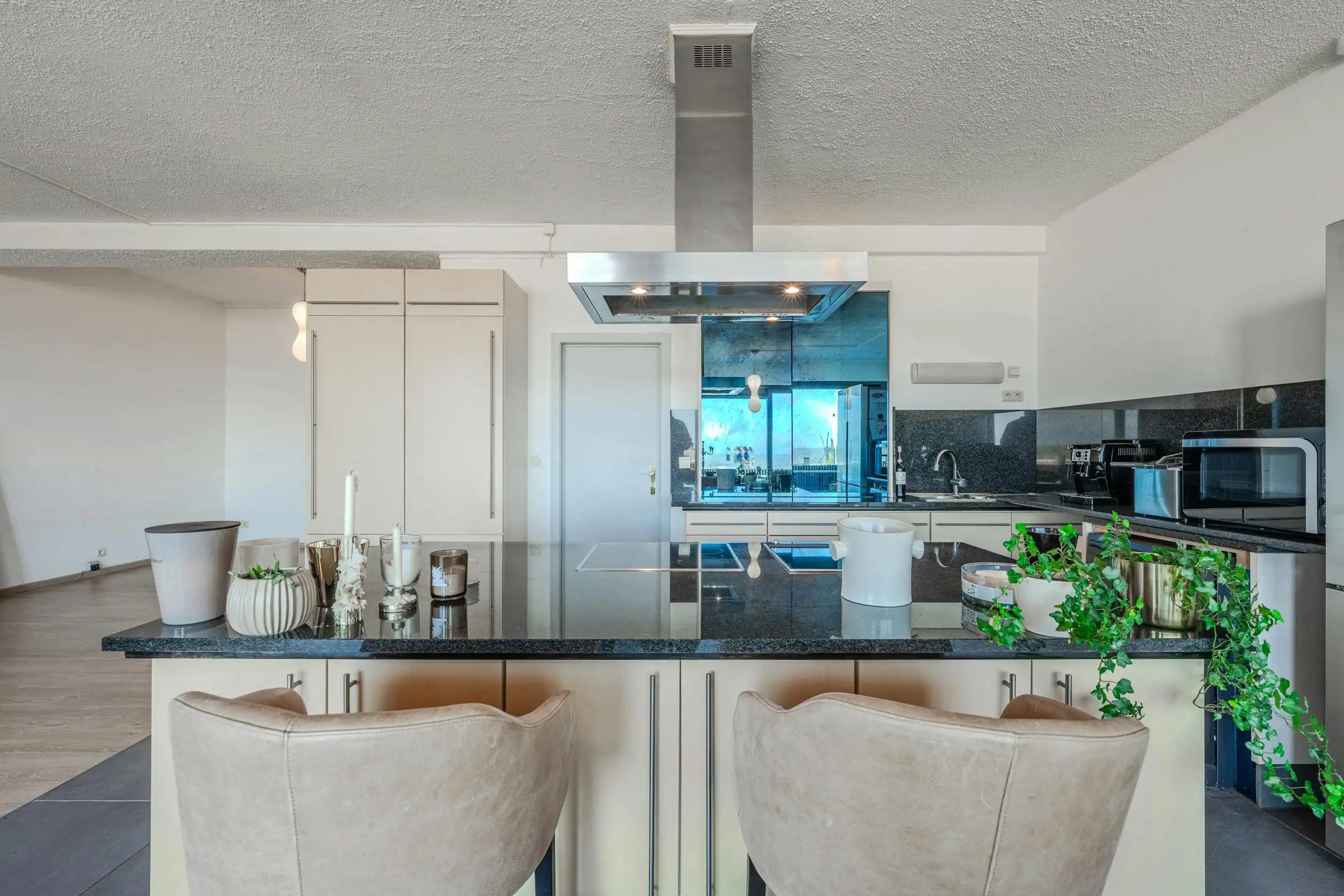 Gelijkvloers appartement (165m²) met zeezicht te Oostende foto 8