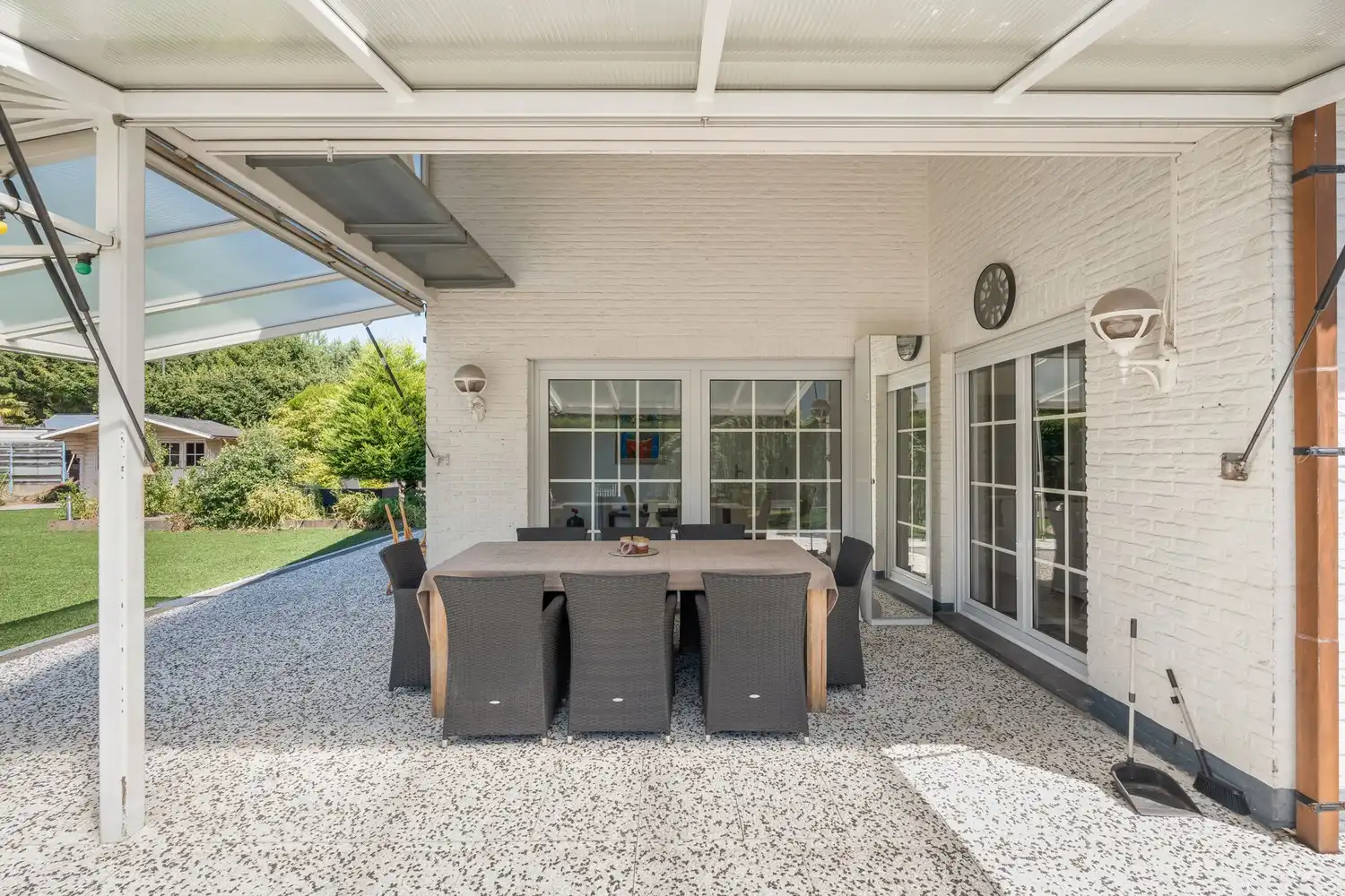 Exclusieve villa met royale leefruimtes op een unieke locatie foto 33