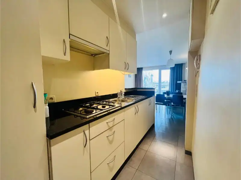 Instapklaar gemeubeld 2-slaapkamer appartement op topligging in Wenduine – vlak bij zee! foto 2