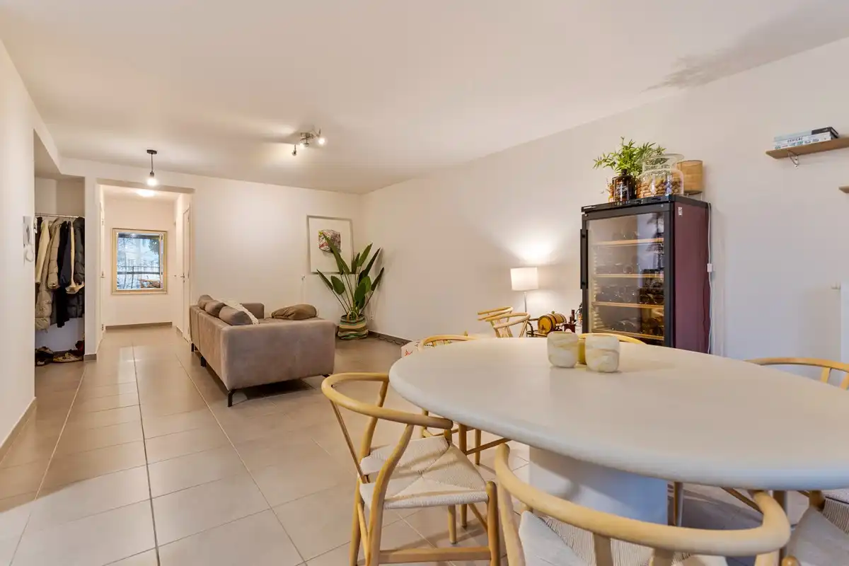 VERKOCHT - Energiezuinig 3 slaapkamer appartement met zonnig terras en tuin. foto 3