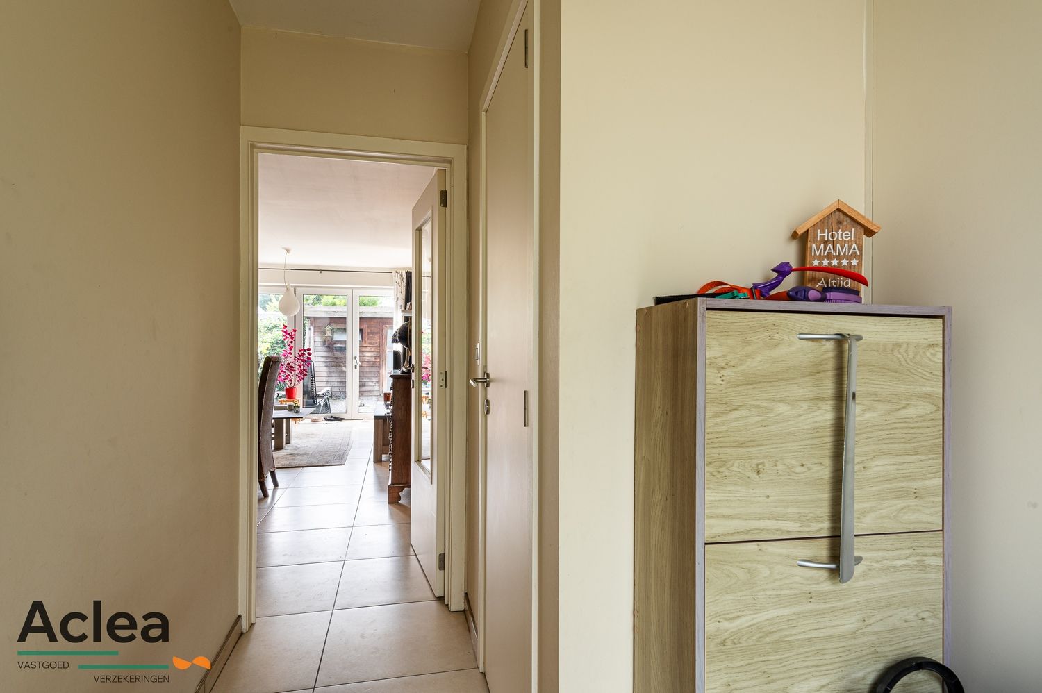 Recente woning in een rustige wijk met 3 slpks! foto 3