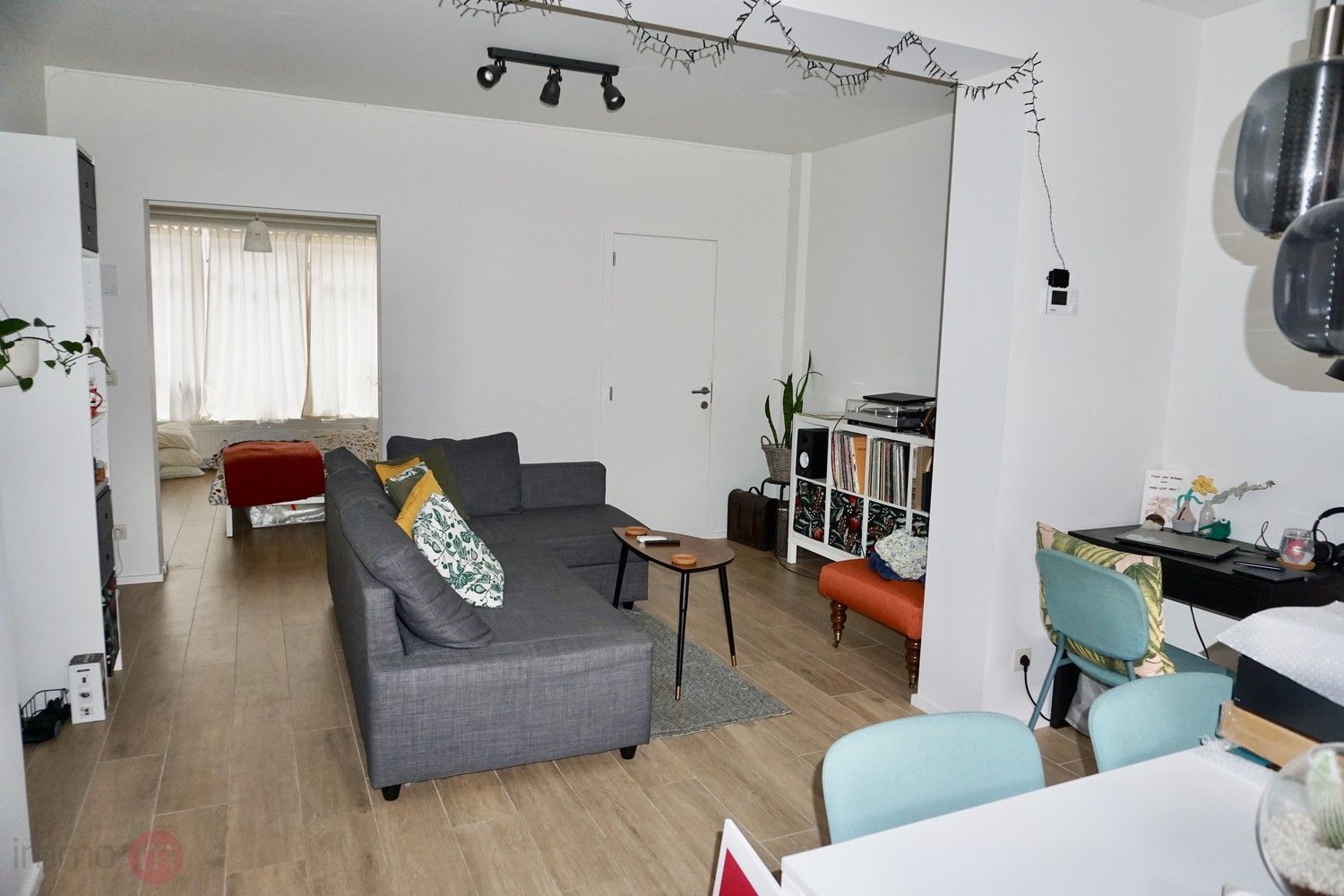Gerenoveerd 1 slaapkamer appartement met groot terras/binnenkoer en garage. foto 7