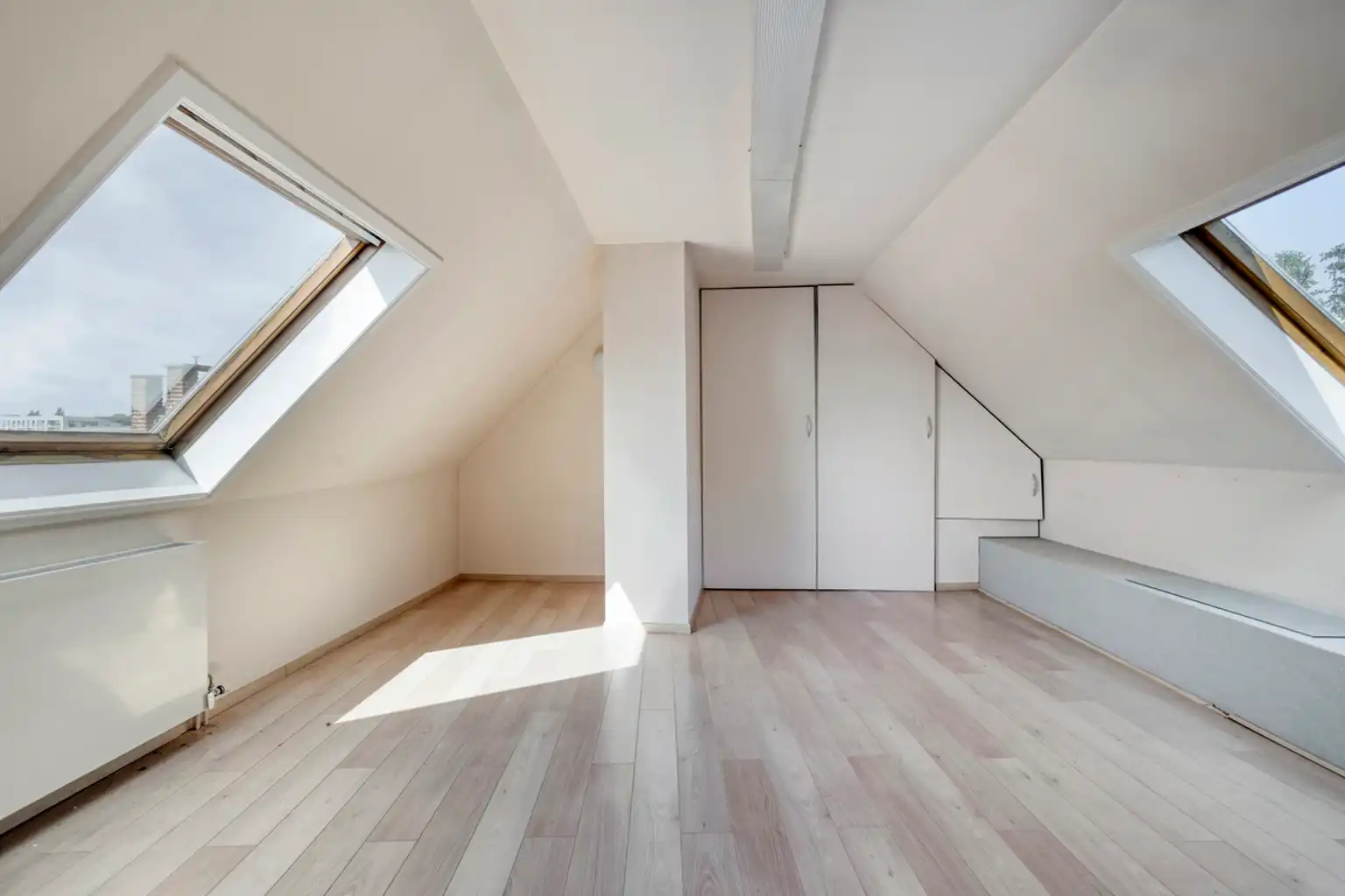Zeer ruime duplex met 4 slaapkamers en terrassen in Jette foto 23
