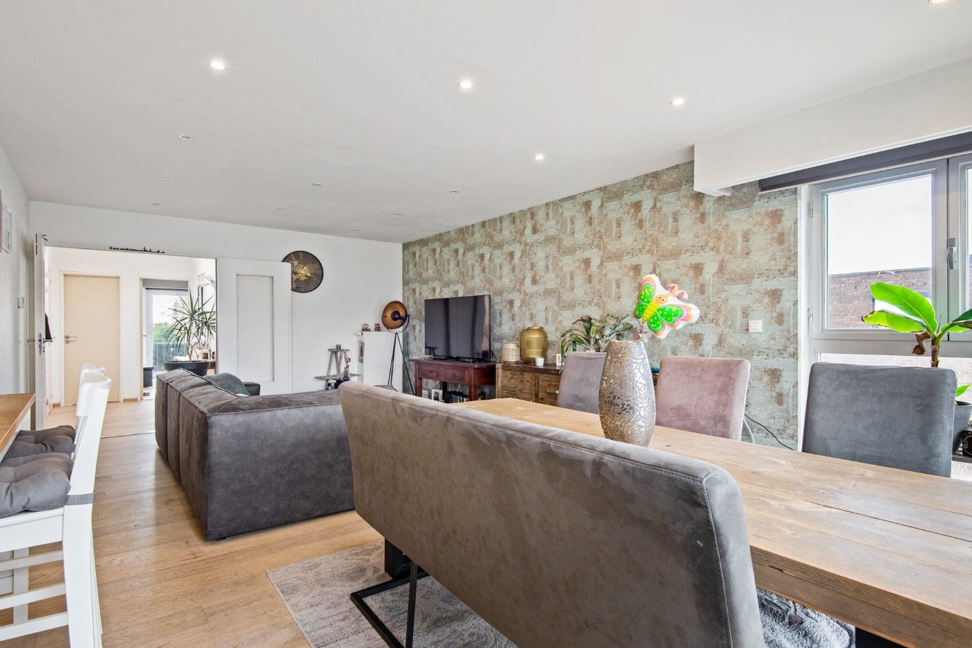 Tof, ruim app. op 2e verd. met 3 slpk. en garage foto 5