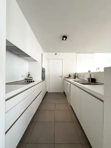 Lichtrijk hoekappartement met terras nabij Watersportbaan foto 9
