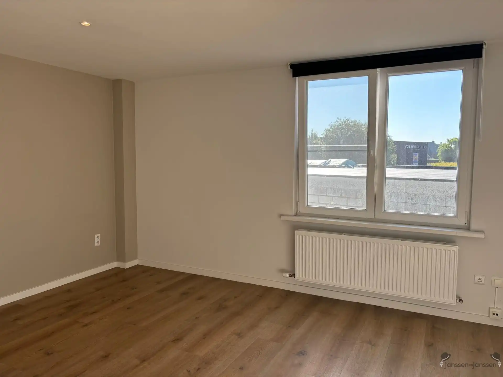 Ruim en volledig vernieuwd appartement met grote leefruimte in Sint-Lenaarts foto 15