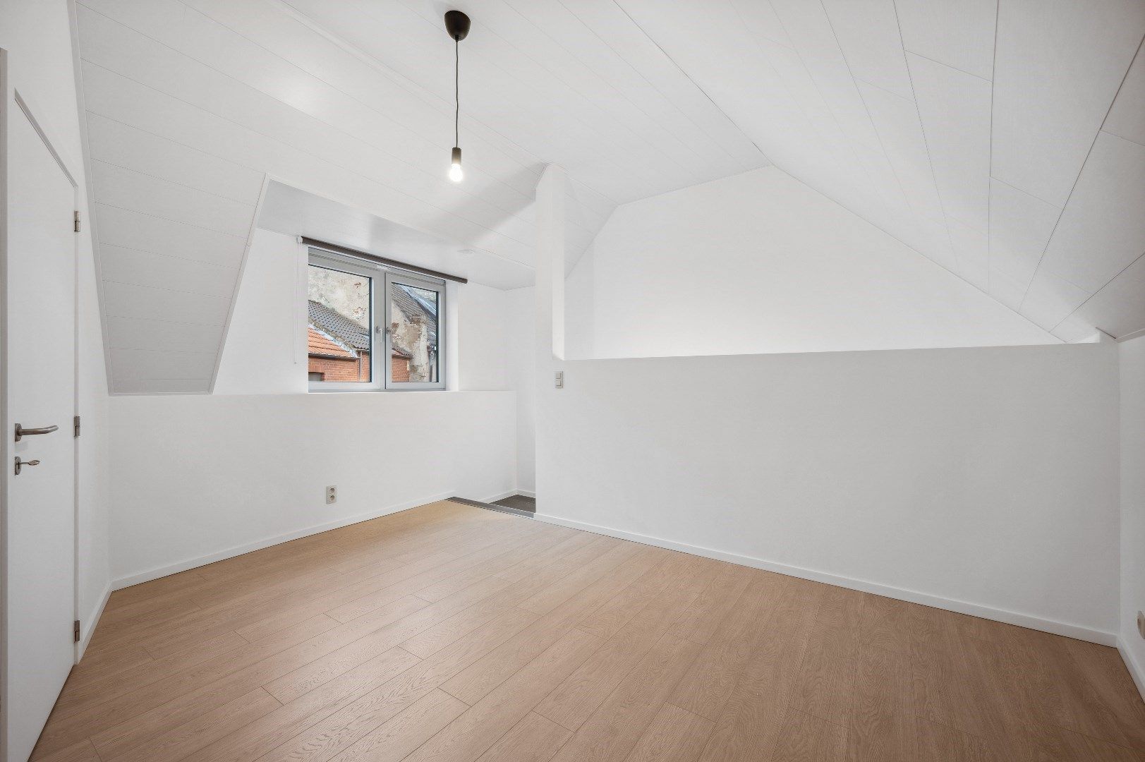 Recent gerenoveerde woning in het centrum van Tienen foto 14