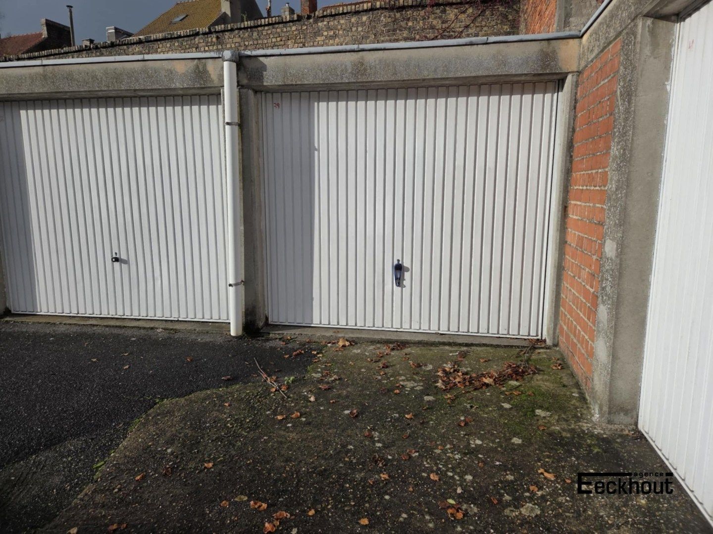 Zeer ruime gesloten garagebox op gunstige locatie foto 6