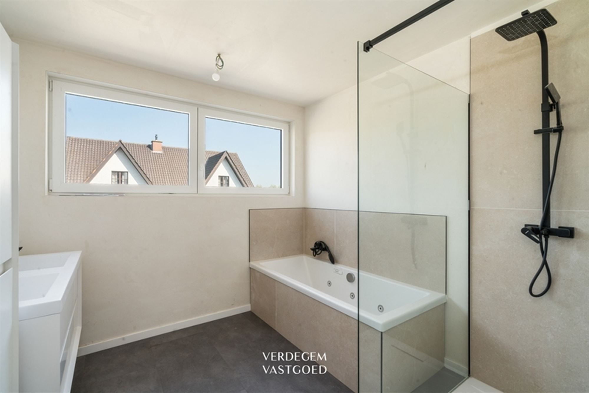 Prachtige nieuwbouwwoning met 4 slaapkamers en zuid tuin foto 9