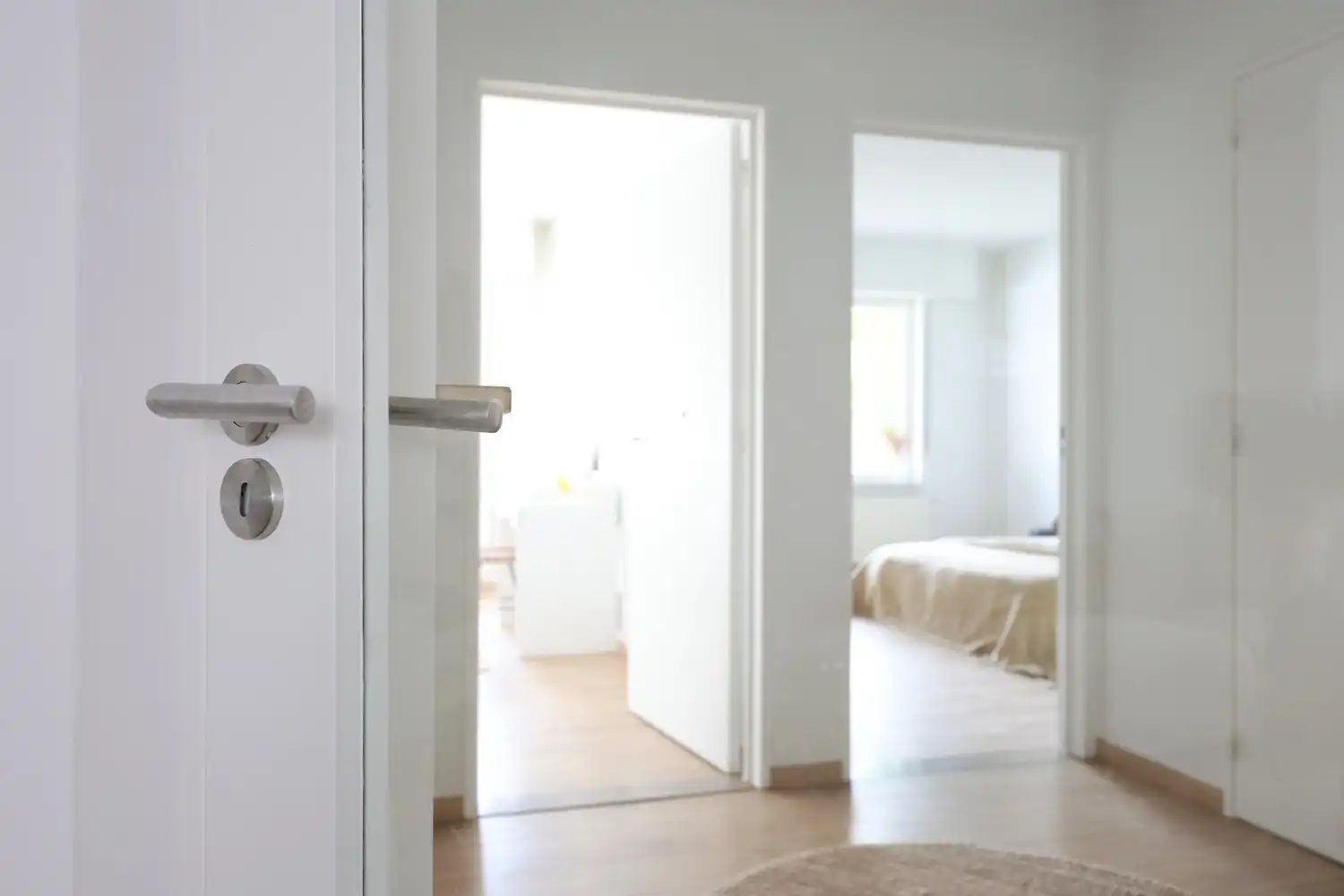 Instapklaar appartement met 2 ruime slks, tuin en parking! foto 27