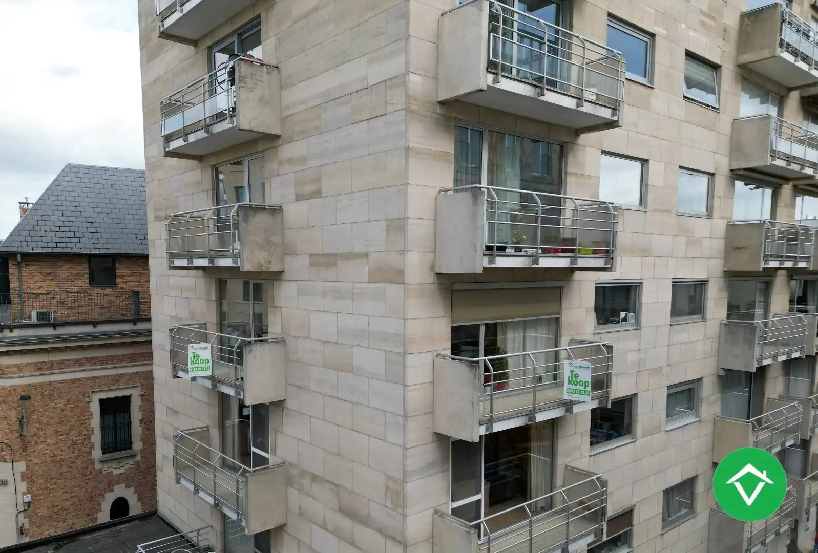 Zonnig appartement met 2 slaapkamers en autostandplaats te centrum Roeselare foto 6