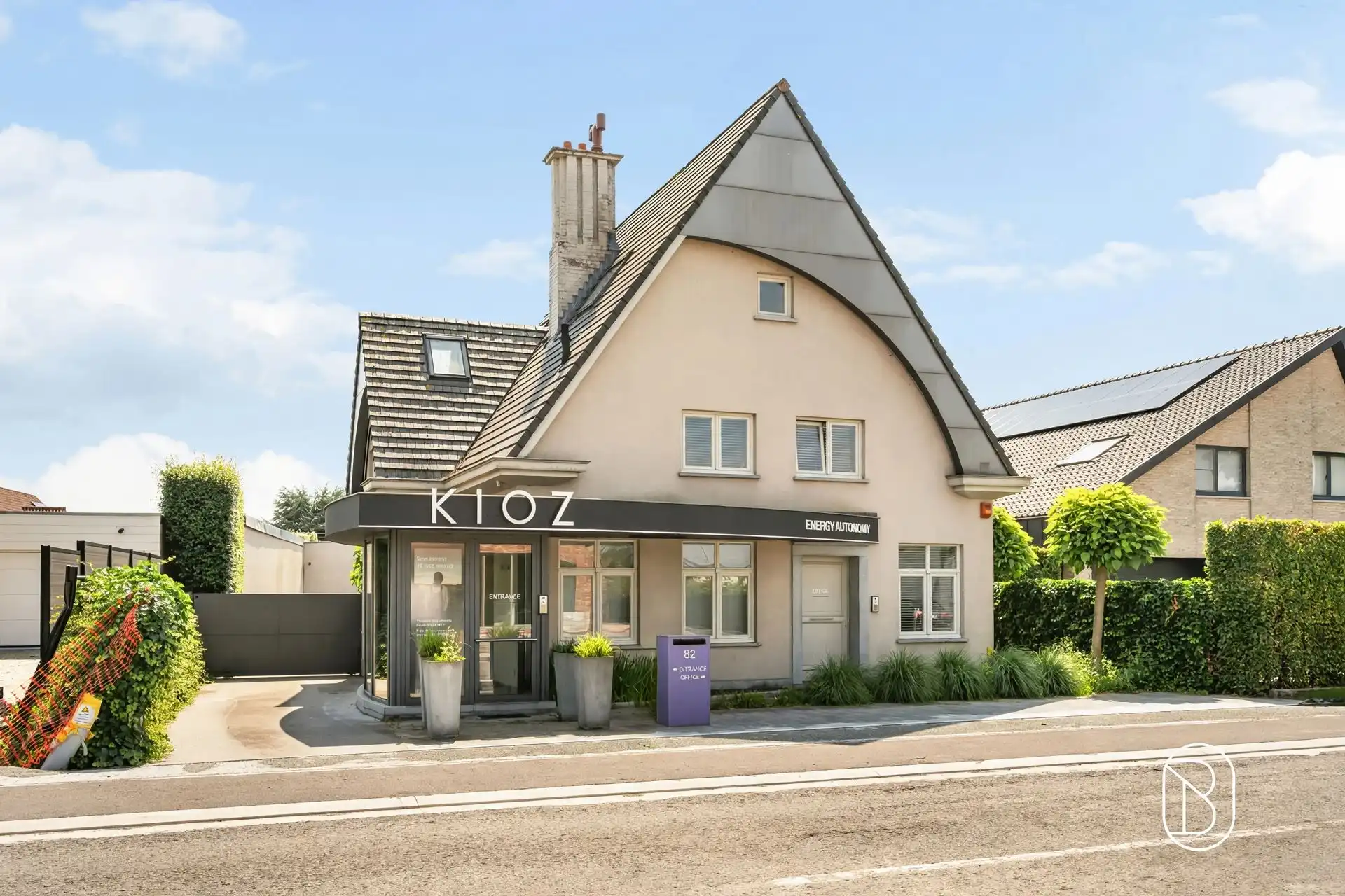Commercieel gelegen kantoor/praktijk + woonst met atelier foto 2