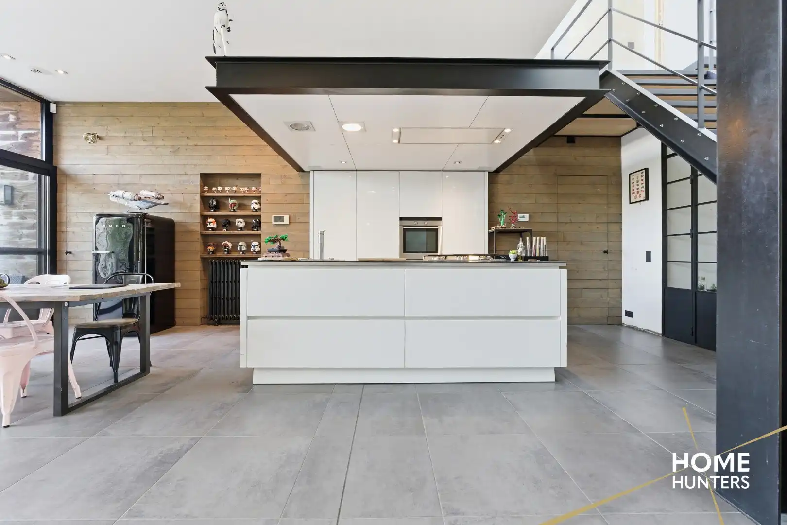 Unieke woning op ruim perceel met 6 slaapkamers in hartje Zarren! foto 3