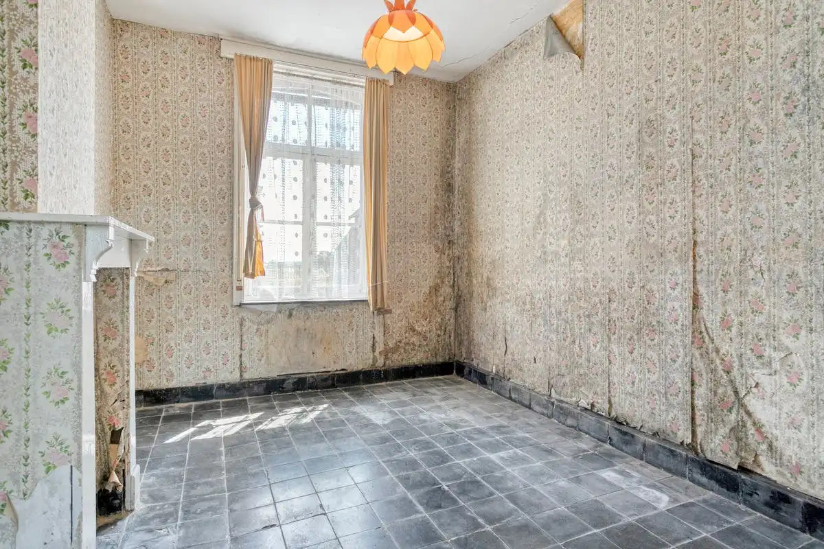 Te renoveren hoeve met landbouwgrond te koop in Wervik!  foto 8