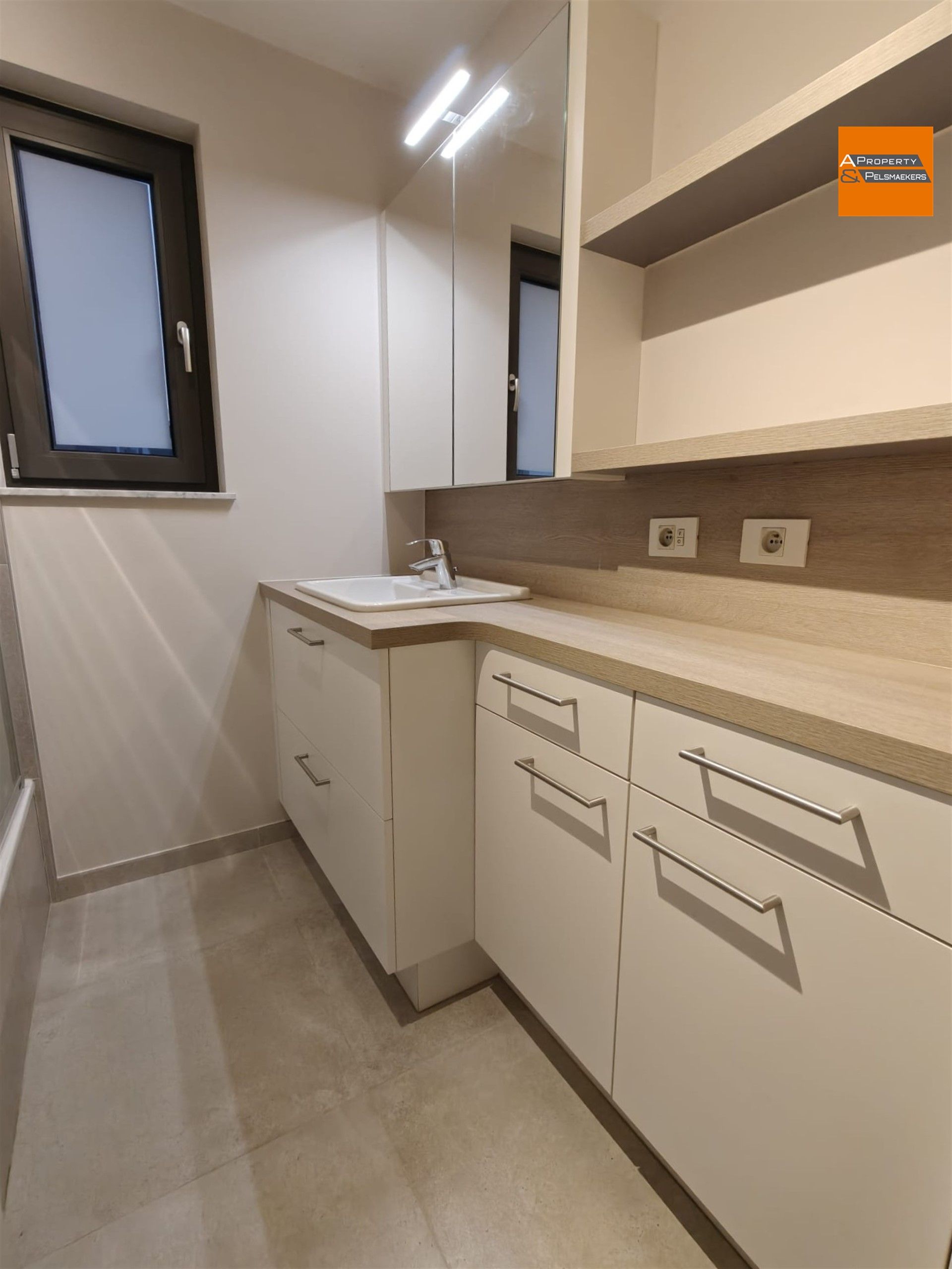 Volledig gerenoveerd appartement met 2 slpk. Leuven centrum.  foto 9