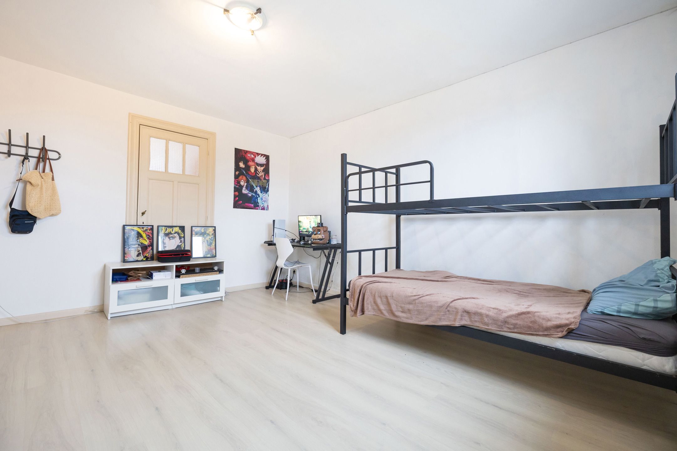 Huis met potentieel voor verkaveling van het terrein foto 16