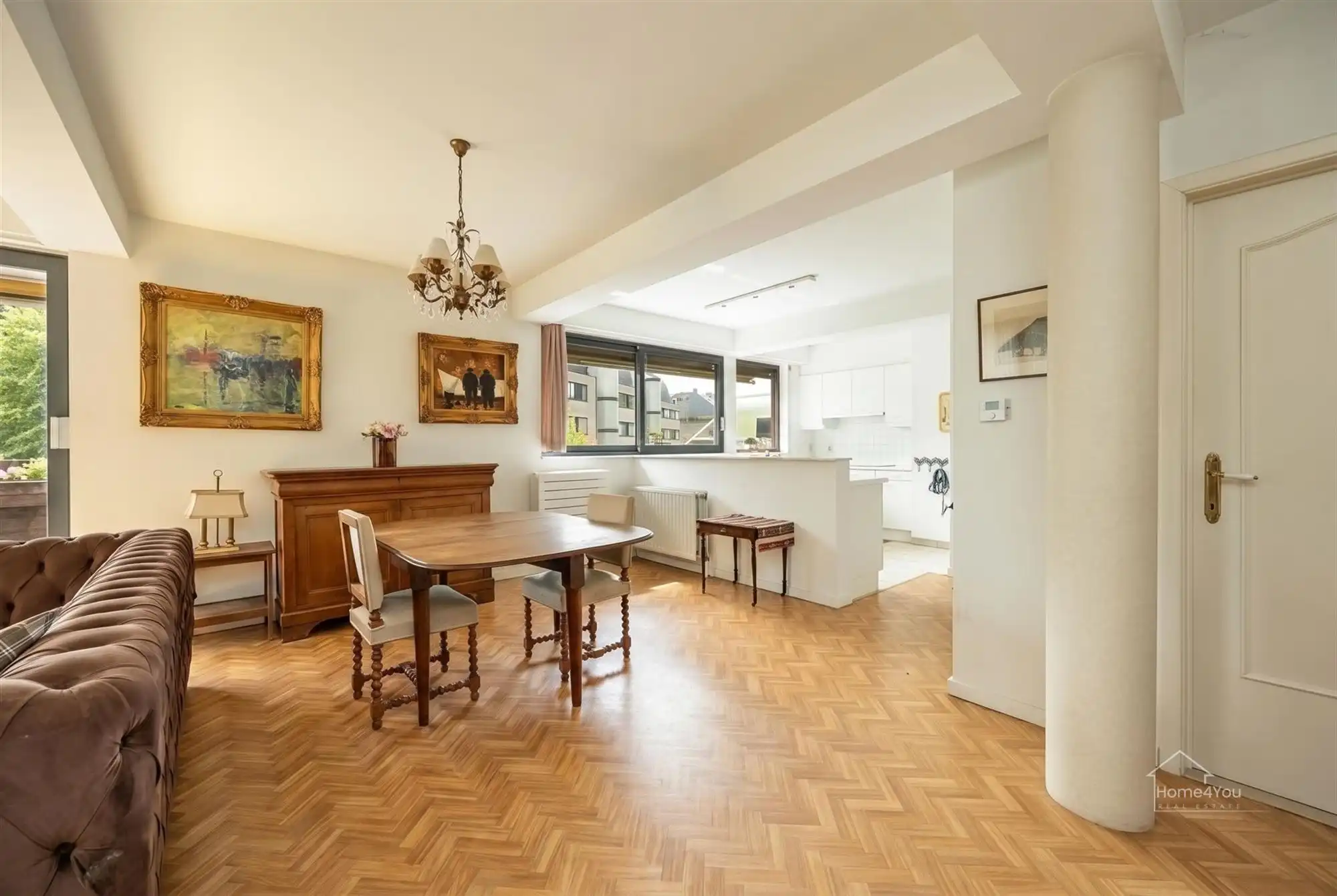 Lichtrijk hoekappartement met 2 slaapkamers en ruim terras foto 5