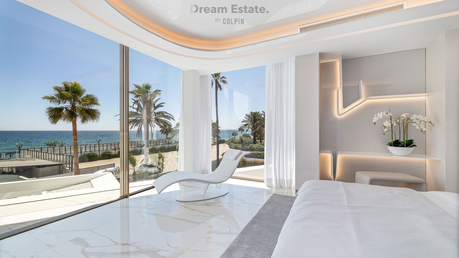 Hypermoderne frontline villa in Los Monteros foto 36