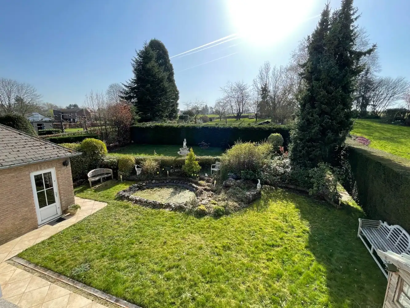 Karaktervolle vrijstaande villa met 5 slaapkamers en mooie tuin foto 24