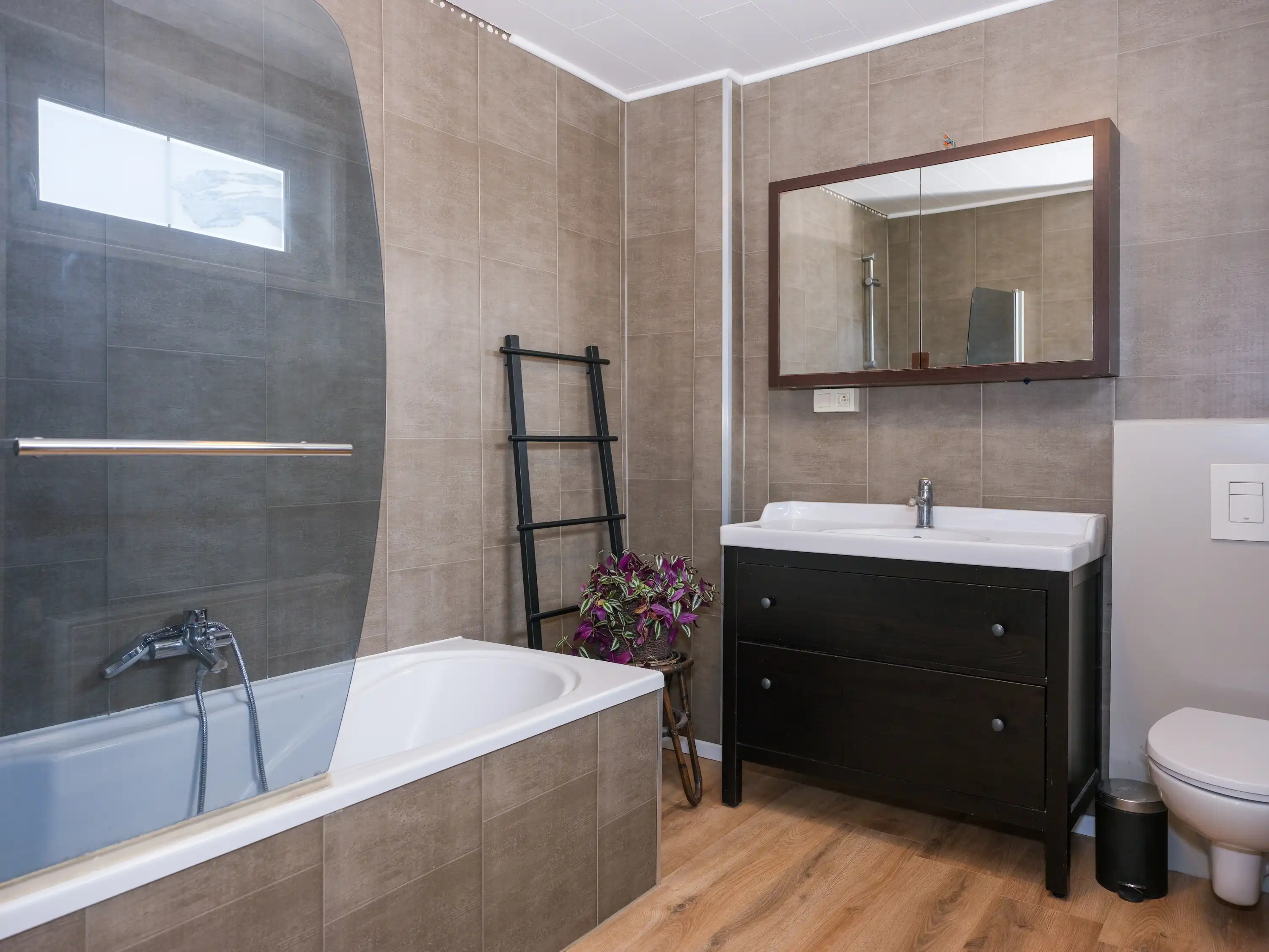Ruime instapklare woning centrum Izegem foto 8