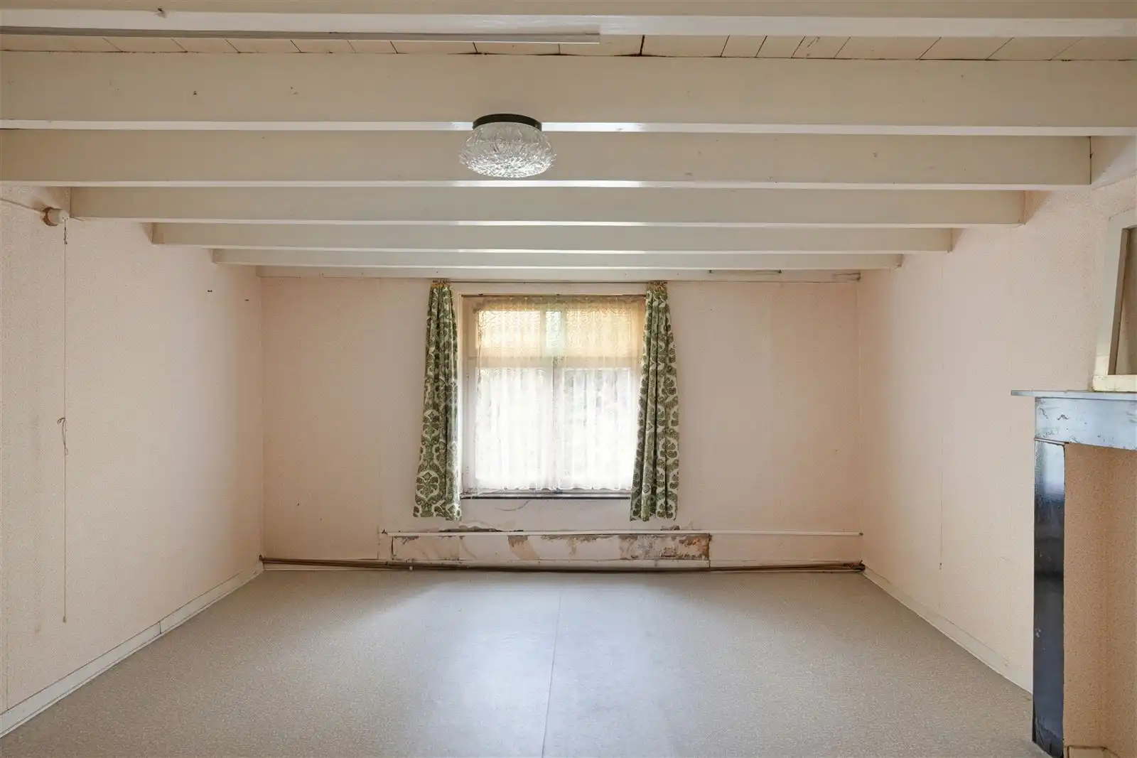 Prachtig gelegen te renoveren  Hoeve woning met stallingen en weides foto 24