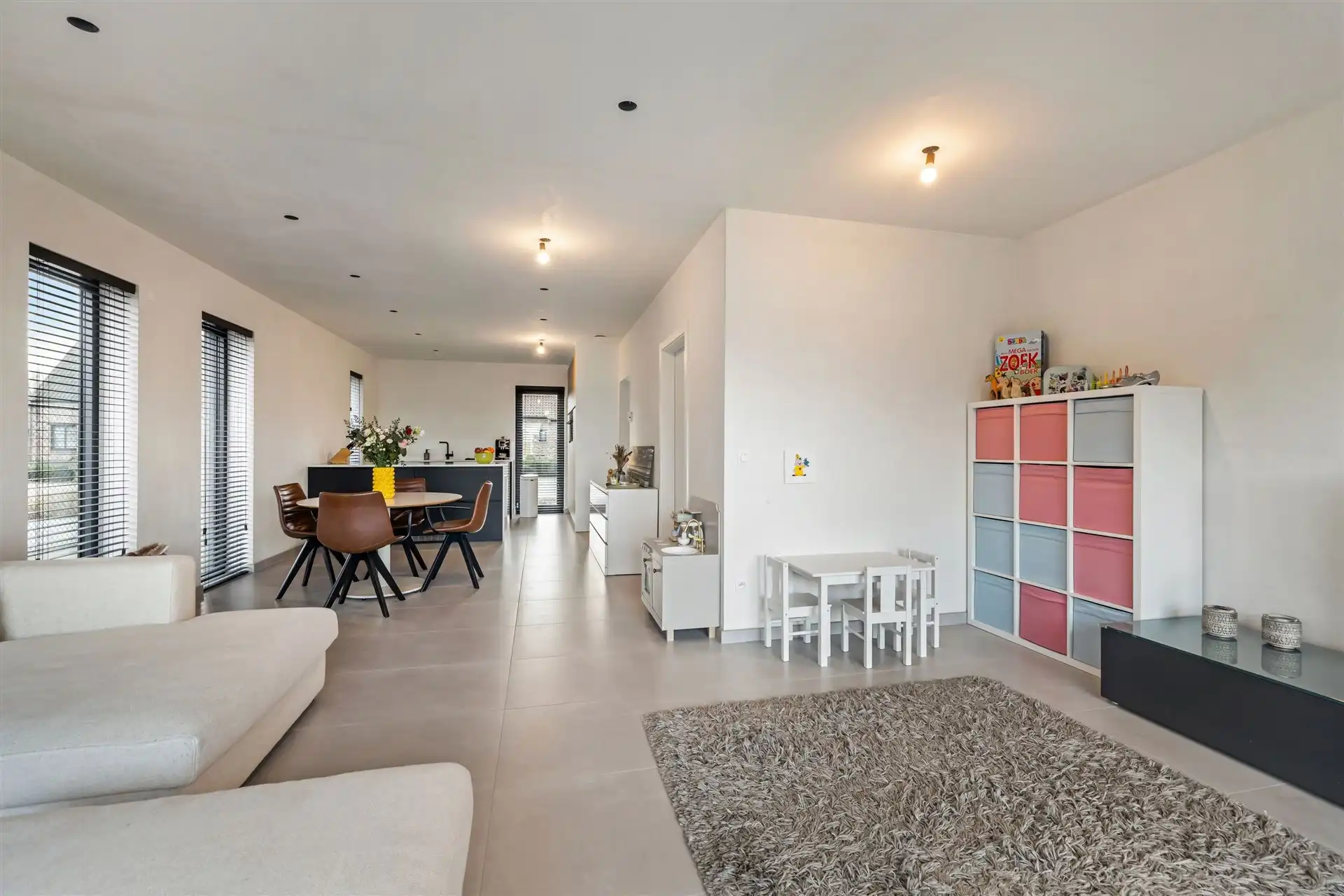 Recente gezinswoning met 5 slaapkamers en losstaande garage op een mooi perceel van 465m² foto 8