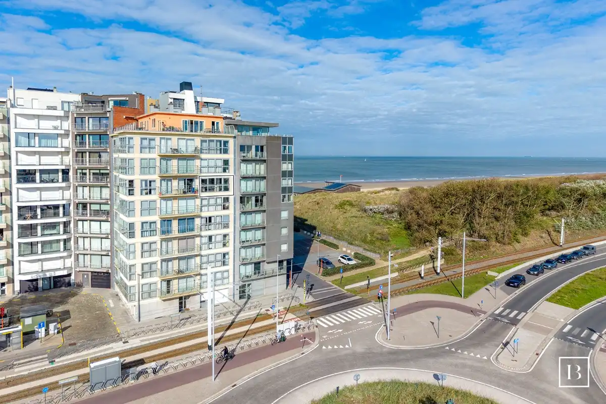 Hoogwaardig gerenoveerd appartement nabij de zeedijk foto {{pictureIndex}}