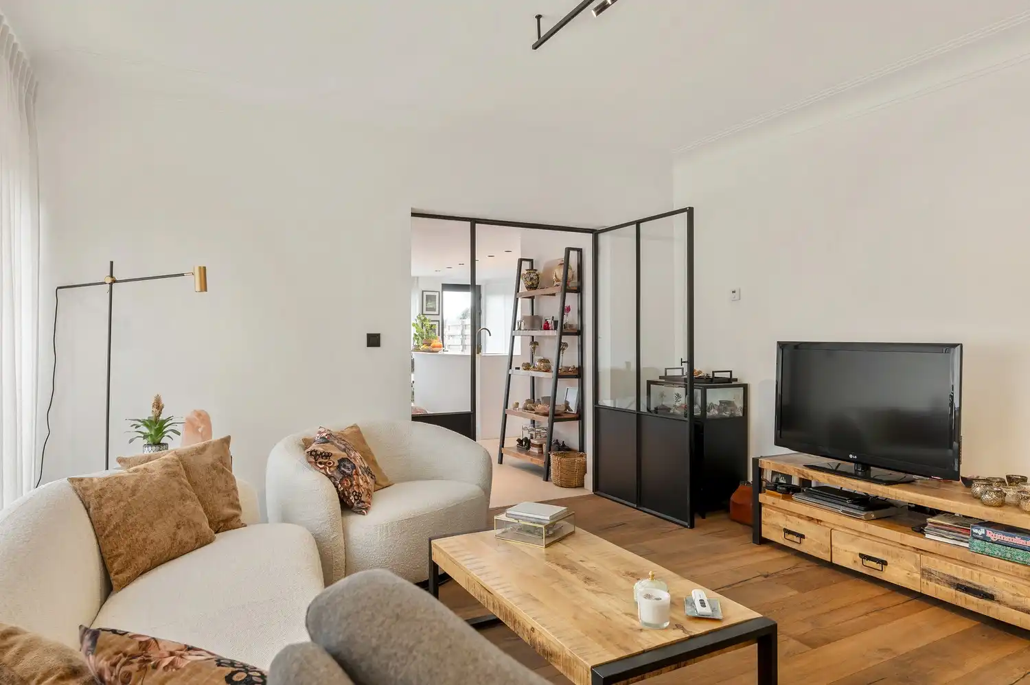 Instapklare gezinswoning met 4 slaapkamers op een perceel van 897 m² nabij het centrum van Itegem foto 7