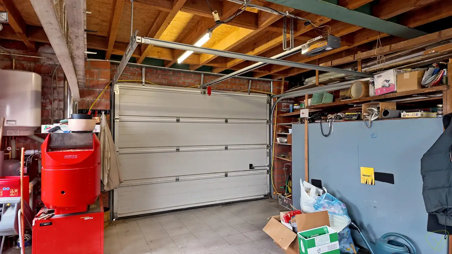 Verrassend ruime woning met 4 slaapkamers en garage foto 23