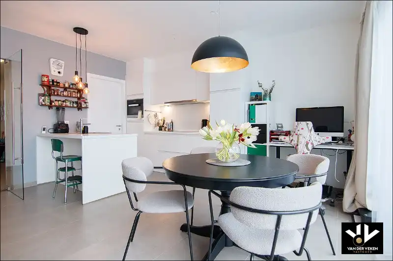 MOOI AFGEWERKT 2 SLAAPKAMER APPARTEMENT foto 7