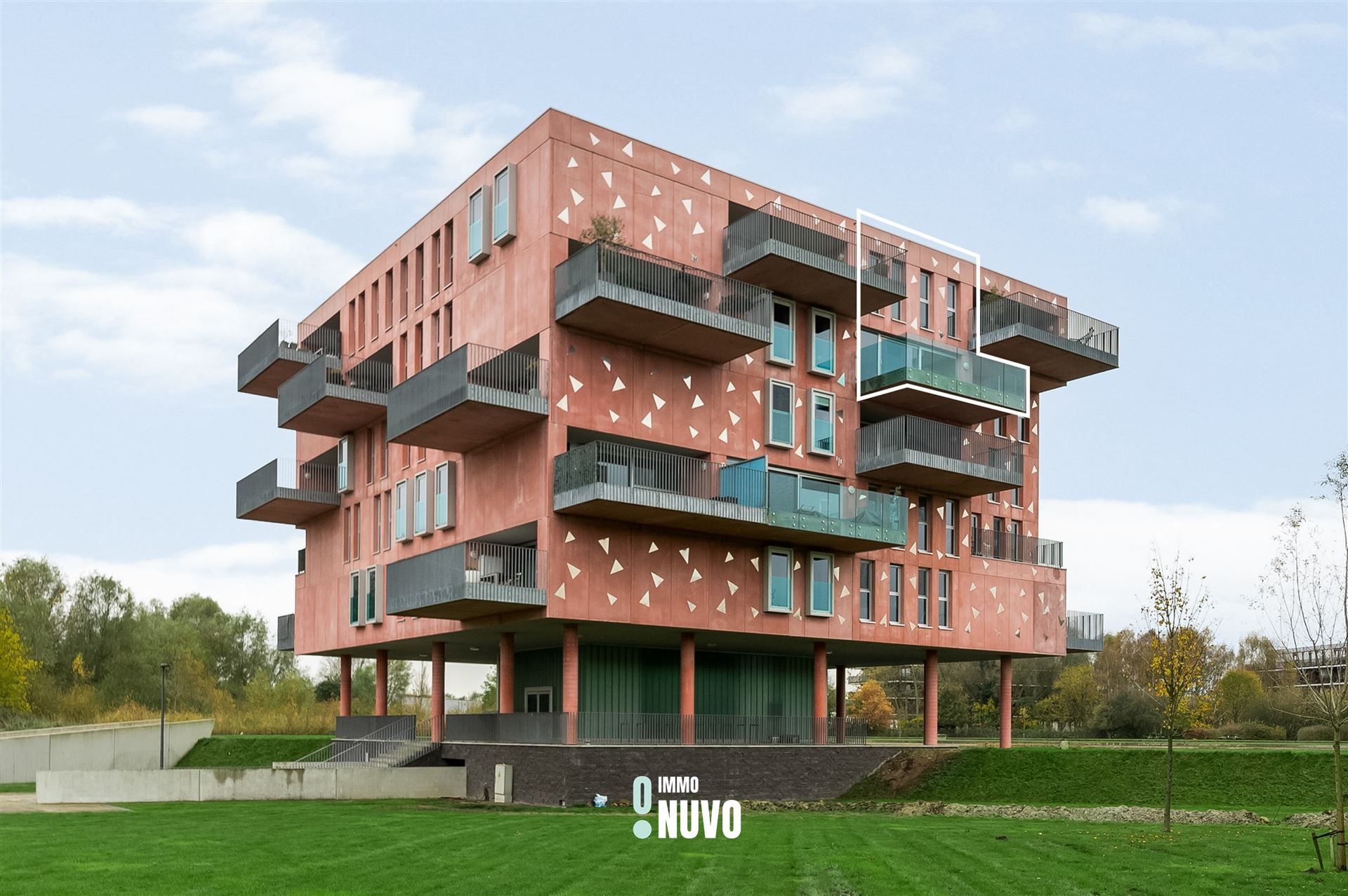 Duplexappartement met terras en parking, vlot bereikbaar foto 2