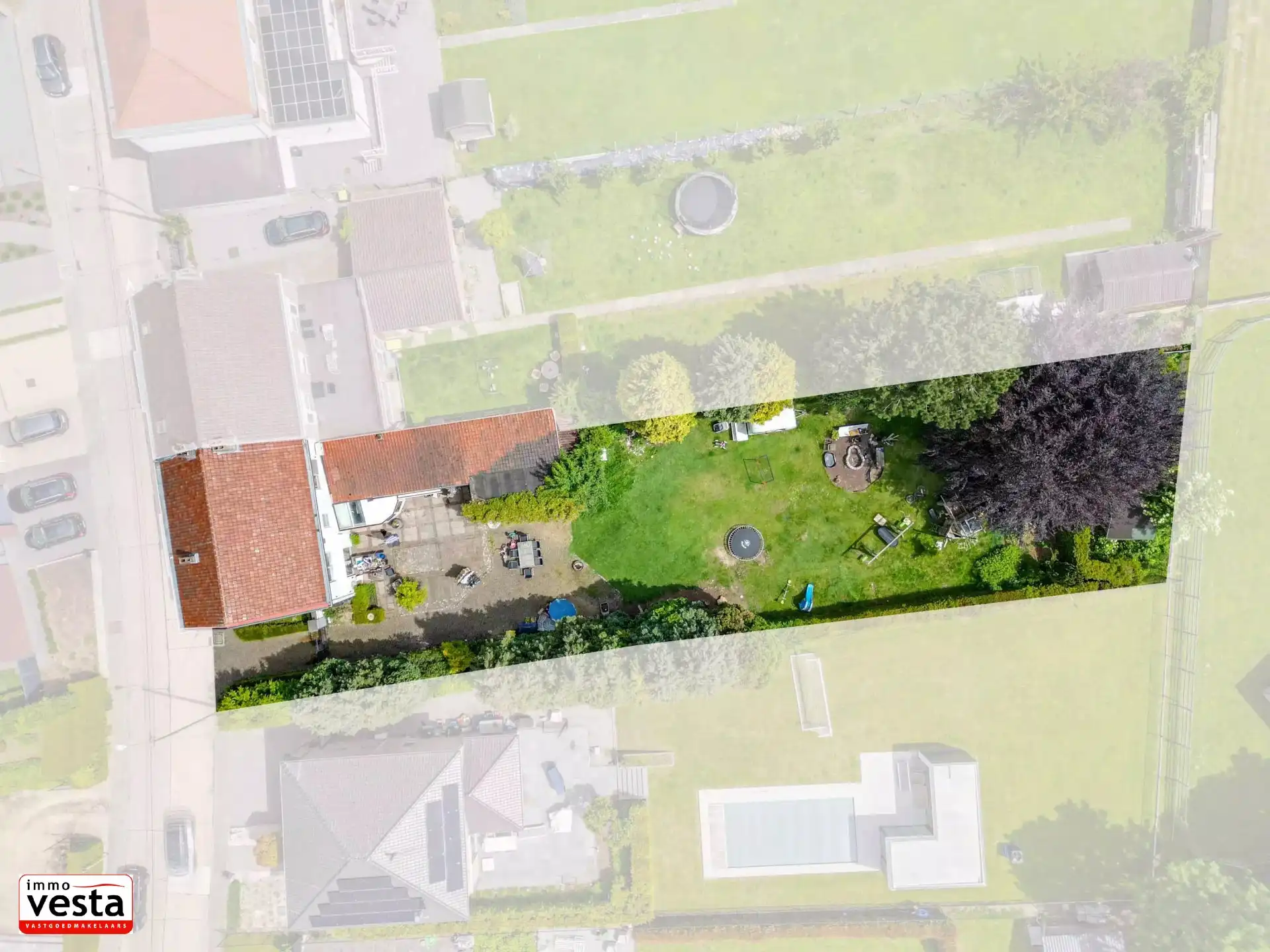 Ruime, rustige gelegen woning op goede locatie foto 3