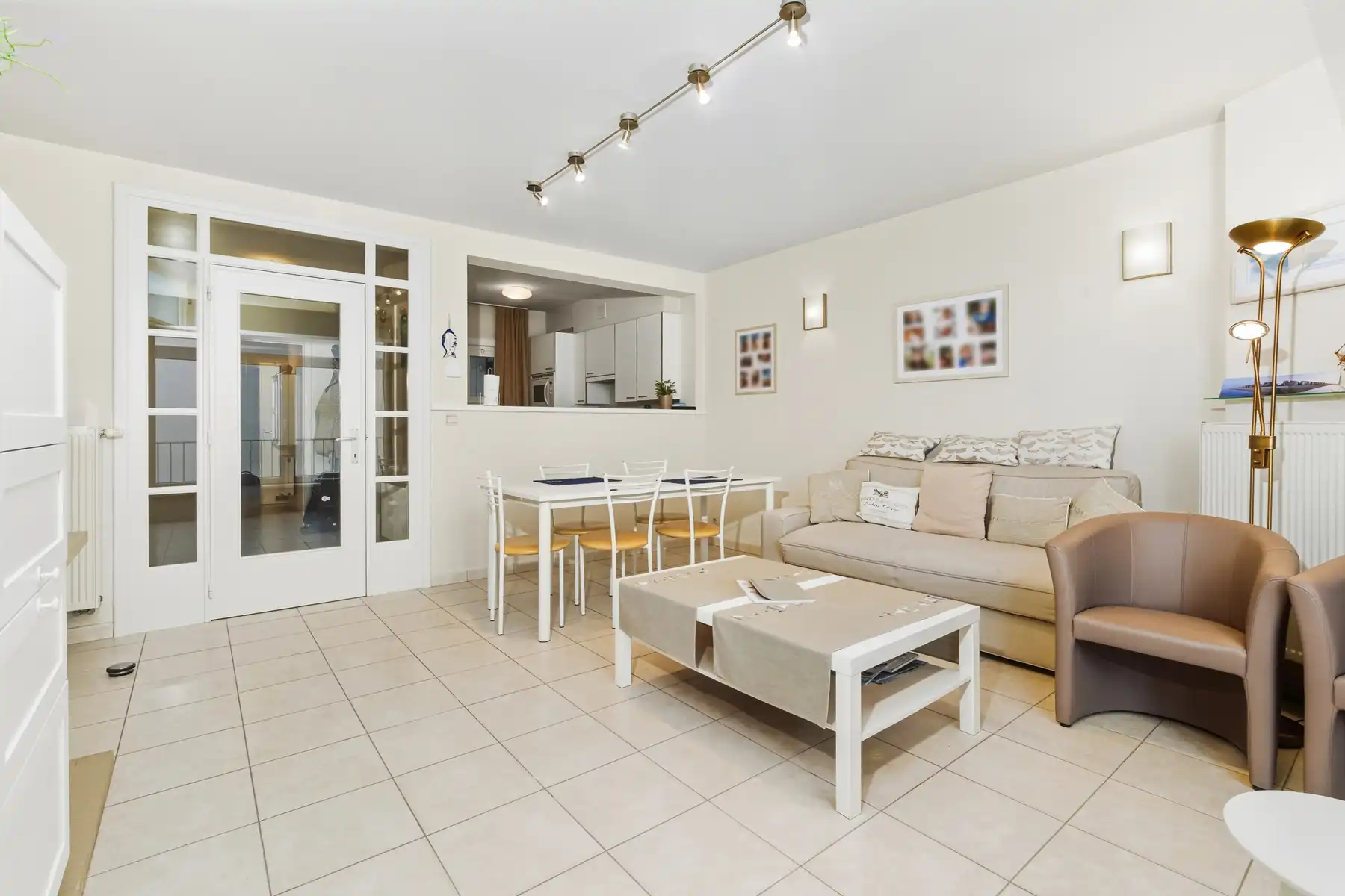 Toplocatie op zeedijk met prachtig zeezicht! foto 3