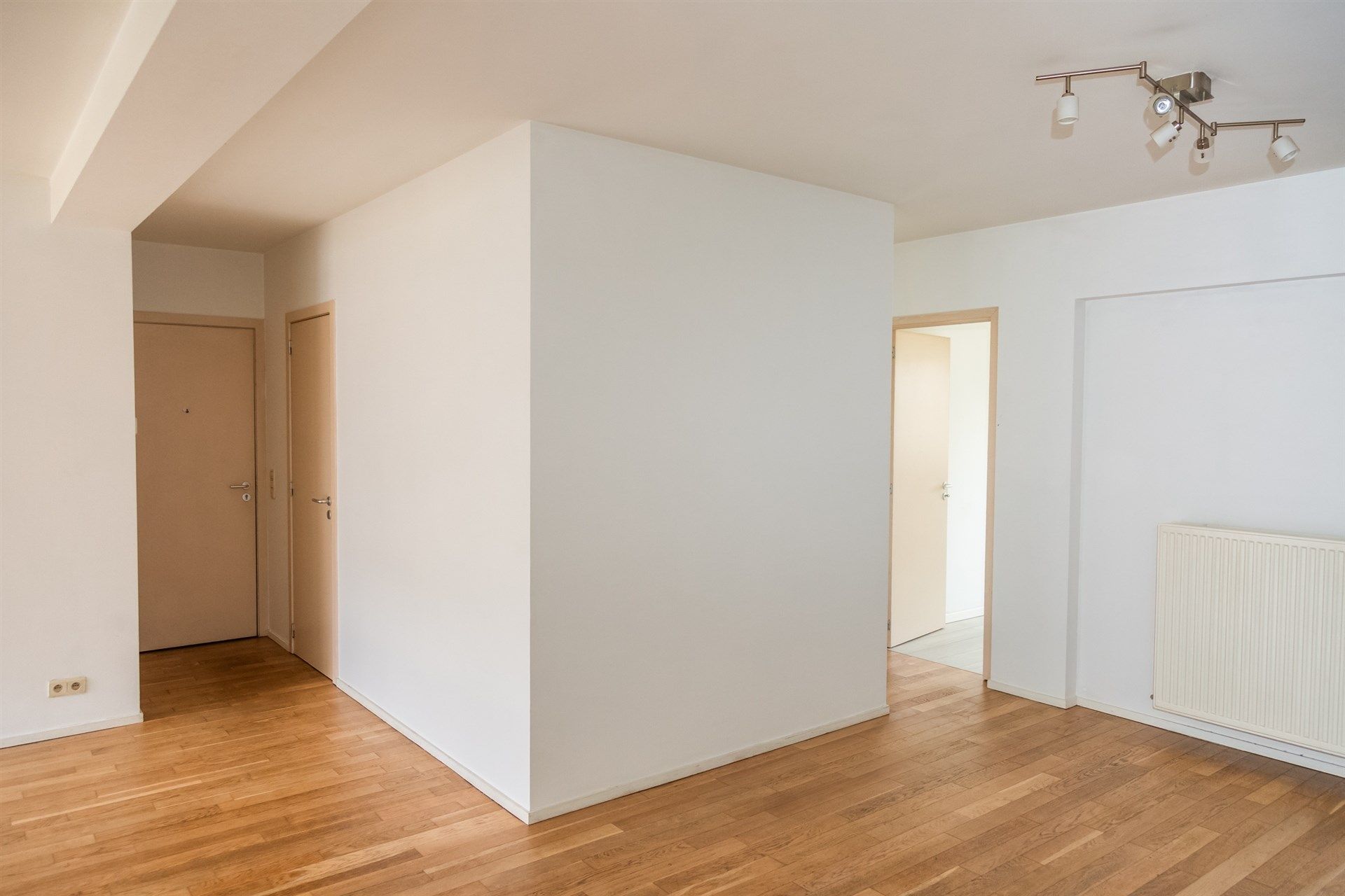 2 slpk appartement - ruim terras - dubbele autostaanplaats foto 2