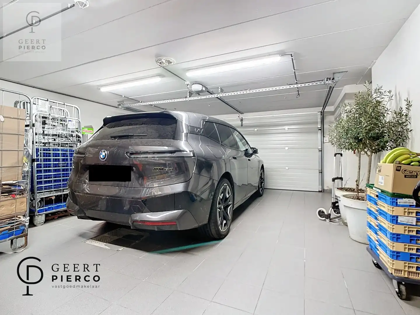 Spar winkel met inboedel foto 10