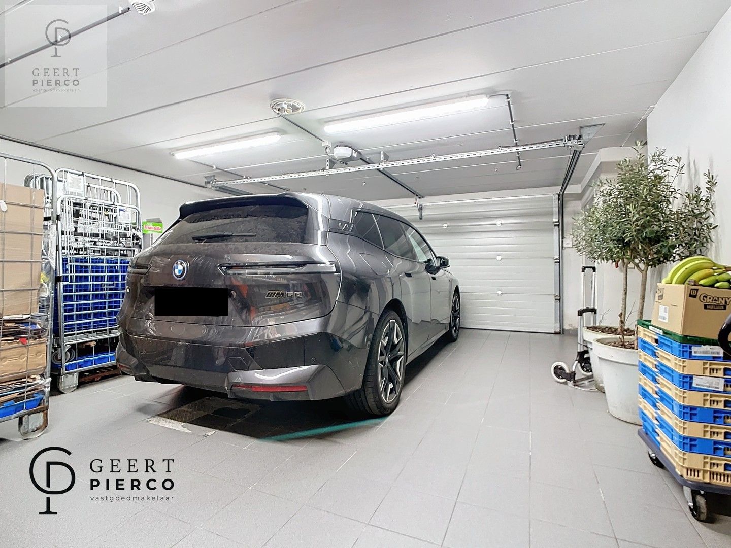 Spar winkel met inboedel foto 10