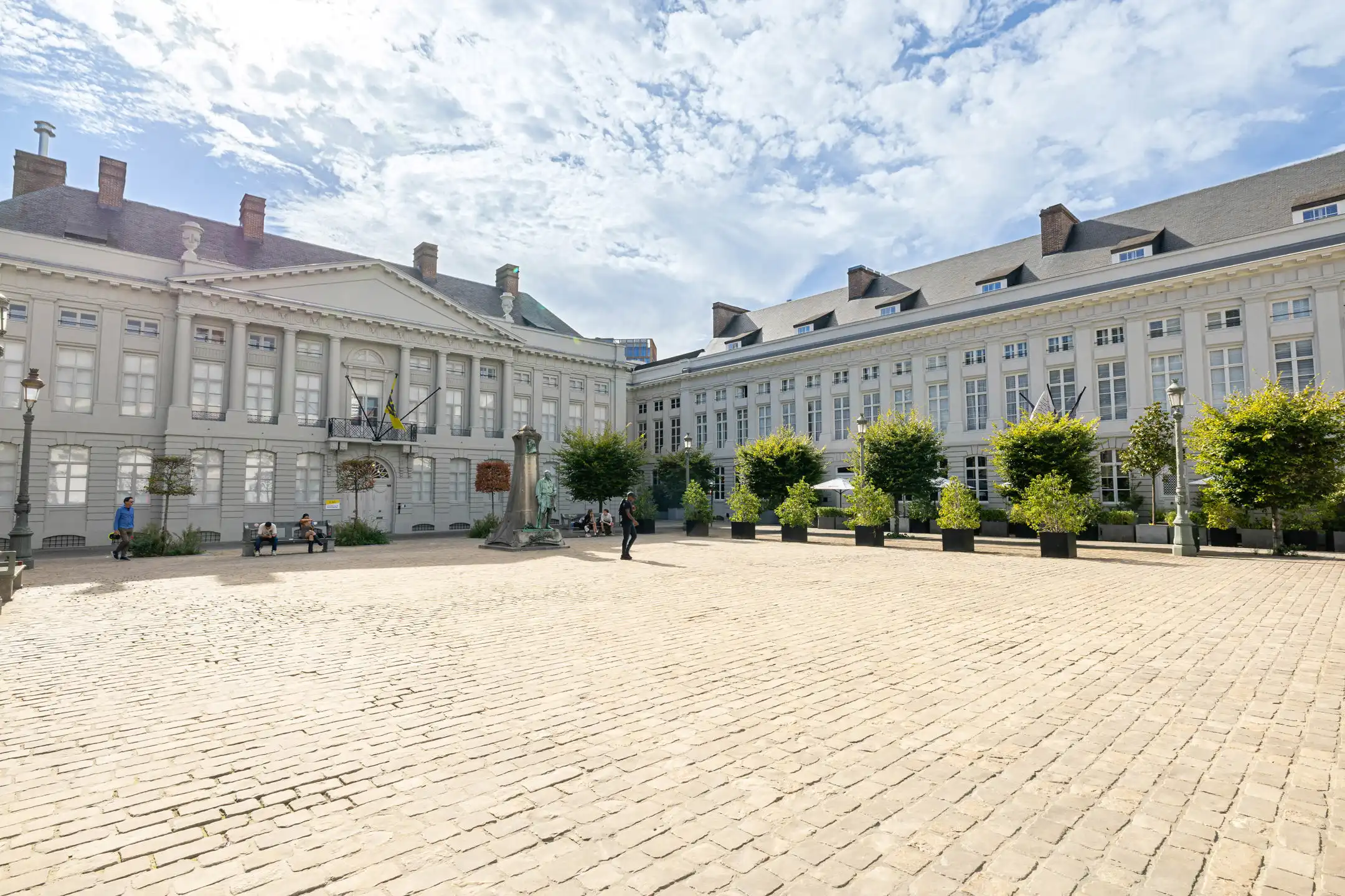 Vlakbij Nieuwestraat - 1 slpk app + terras van 25m² + kelder foto 12