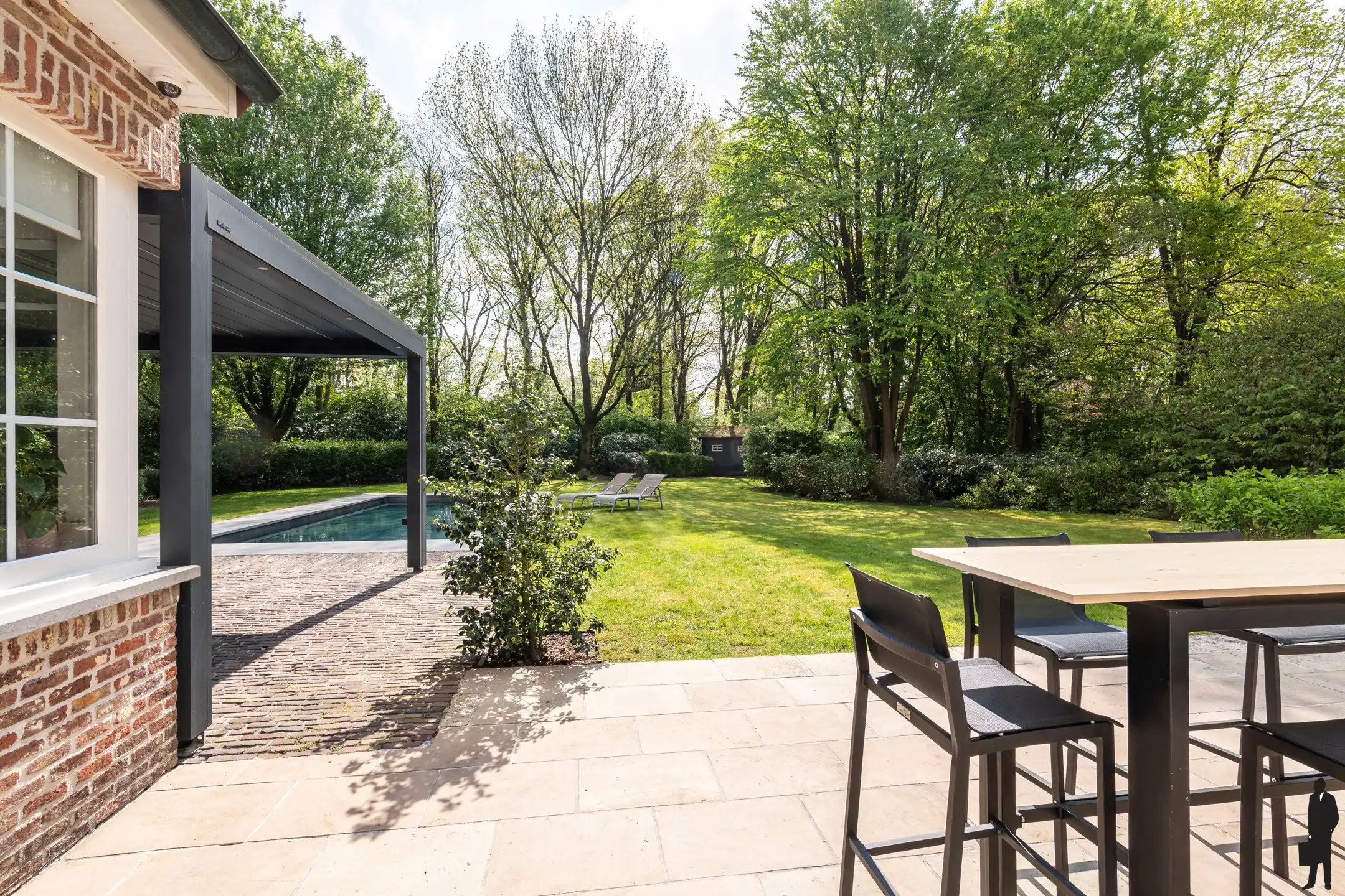 Exclusieve villa met zwembad in doodlopende straat foto 30