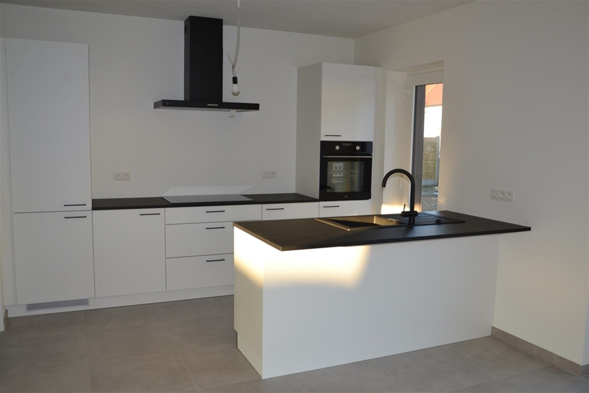 Instapklare BEN  nieuwbouwwoning met terras en tuintje. foto 5