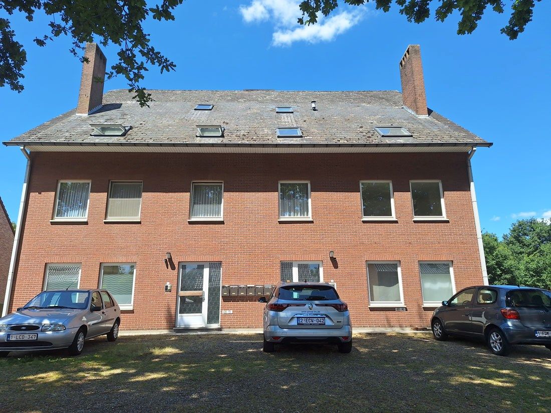 Leuk opgefrist appartement te As foto {{pictureIndex}}