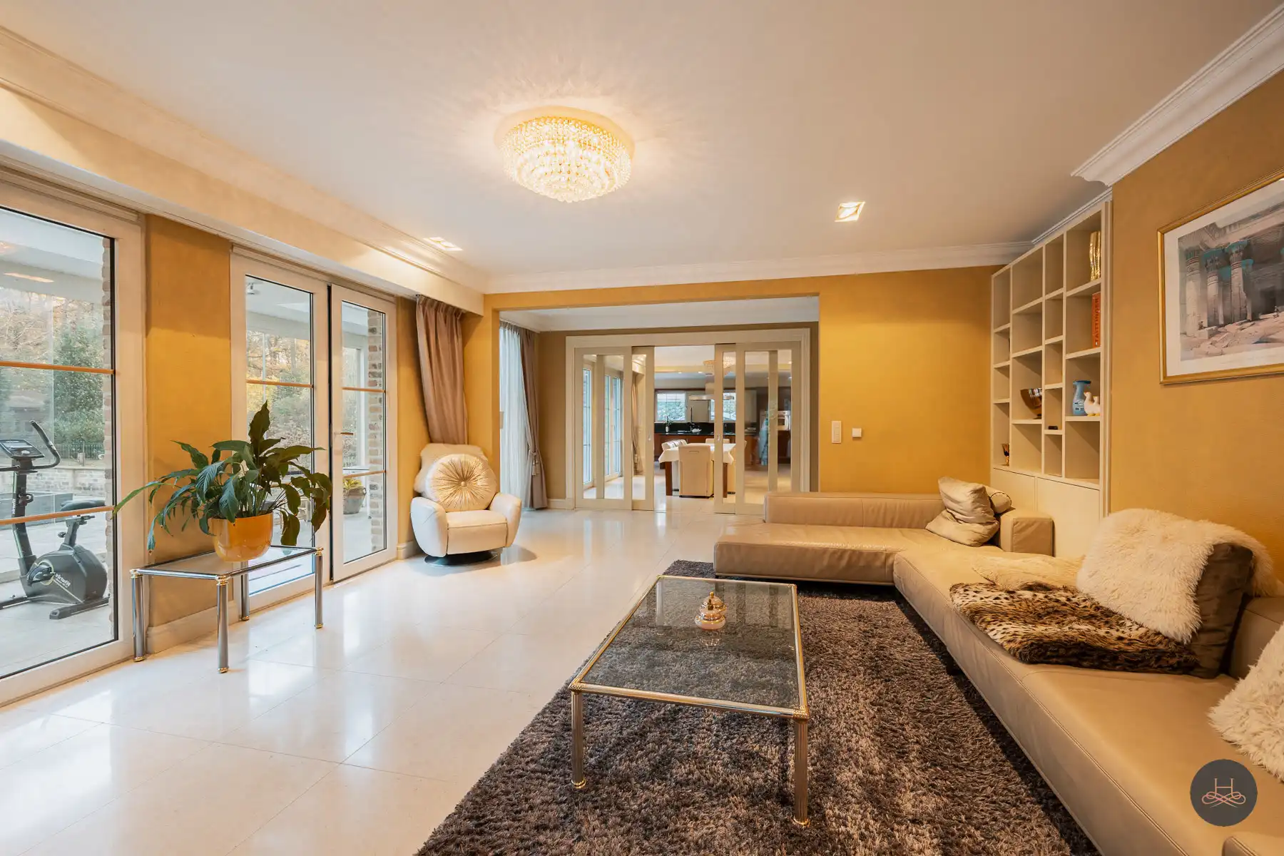 Riante villa op toplocatie in het groen met privé-bos foto 14