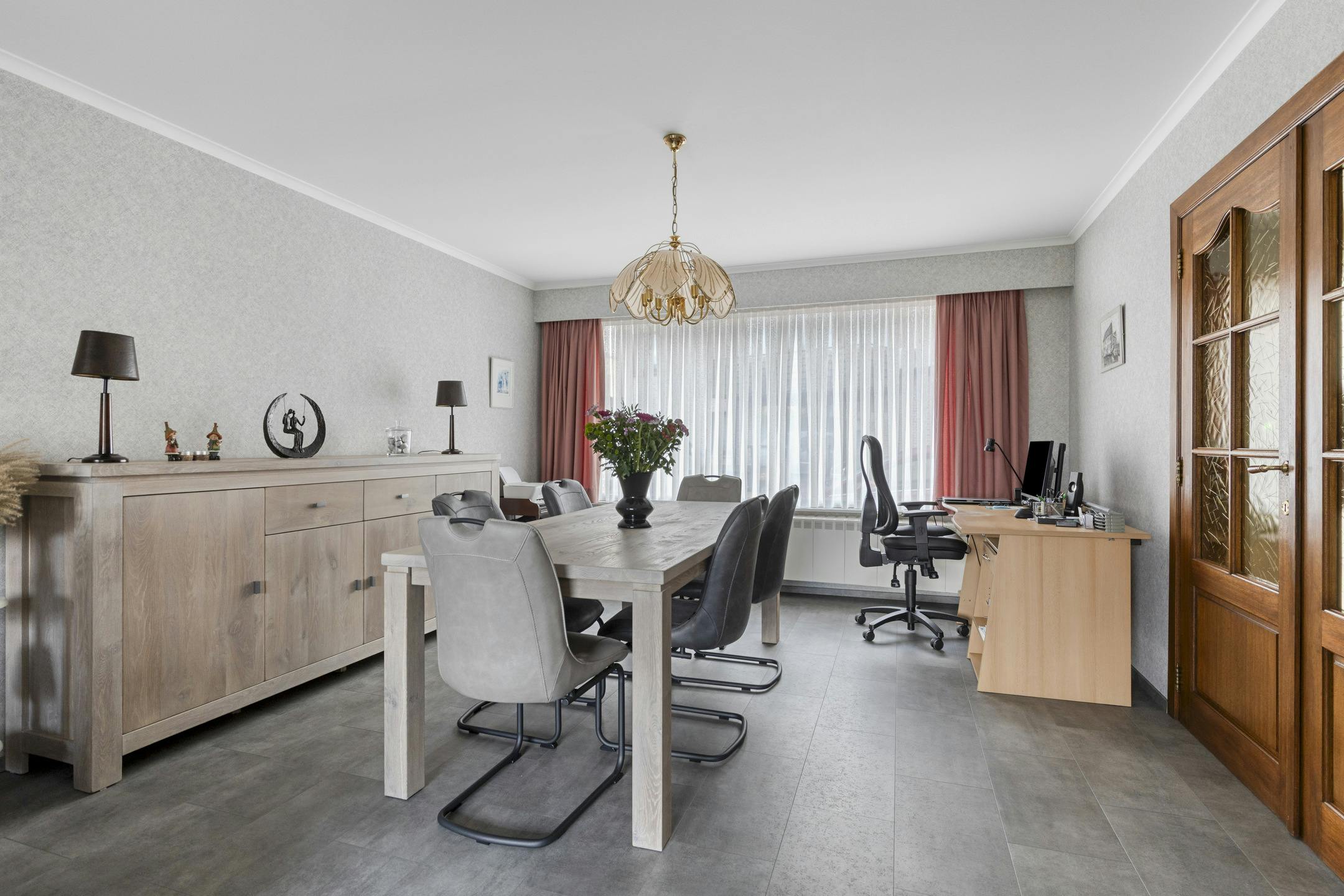 Ruime verzorgde gezinswoning in centrum Beveren foto 7