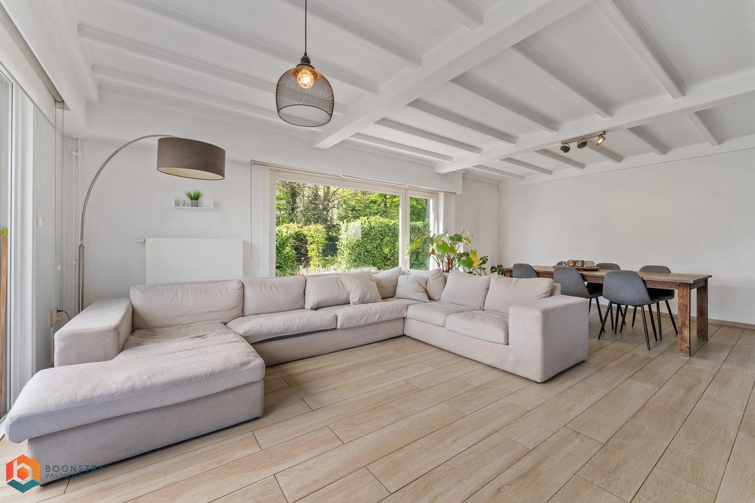 Instapklare woning met 4 slpkrs, tuin en zwembad te Sint-Katelijne-Waver foto 2