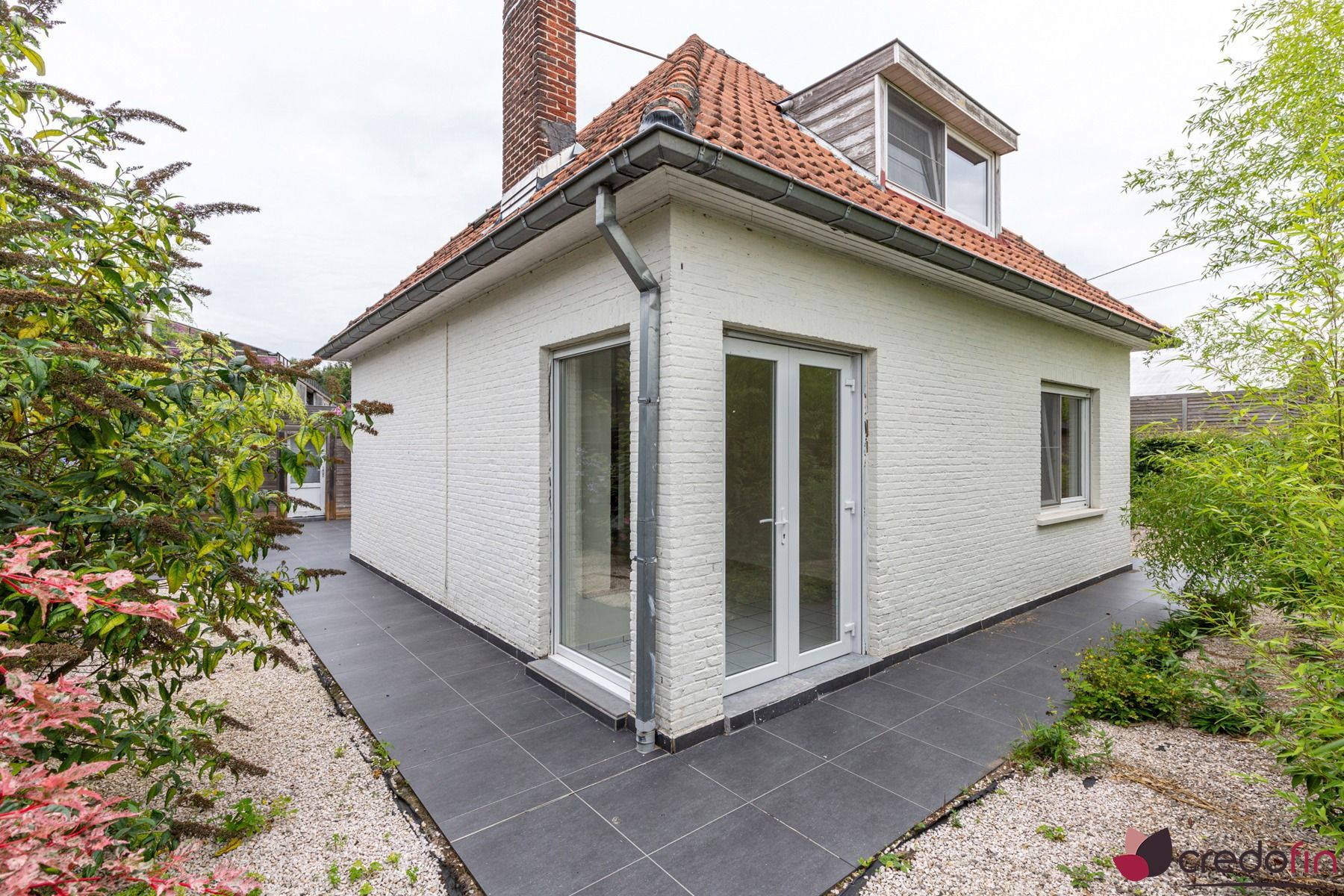 Leuke alleenstaande woning met 3 slaapkamers en grote garage foto 15