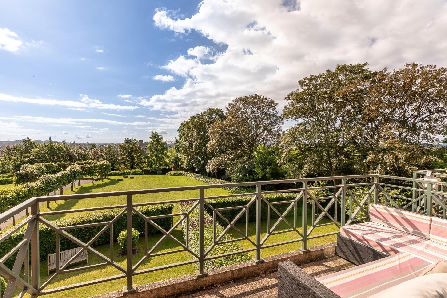 Prachtig Lichtrijk Hoekappartement met Uitzicht op Leuven foto 3