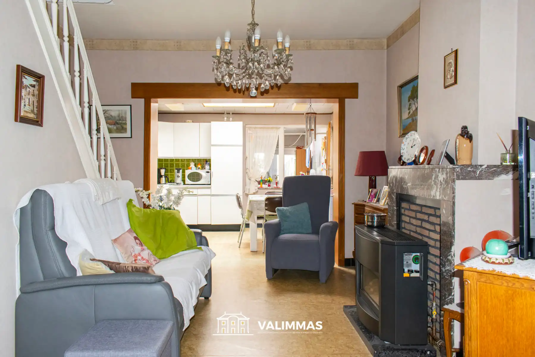 Goed onderhouden rijwoning met terras, tuinhuis en garage... foto 7