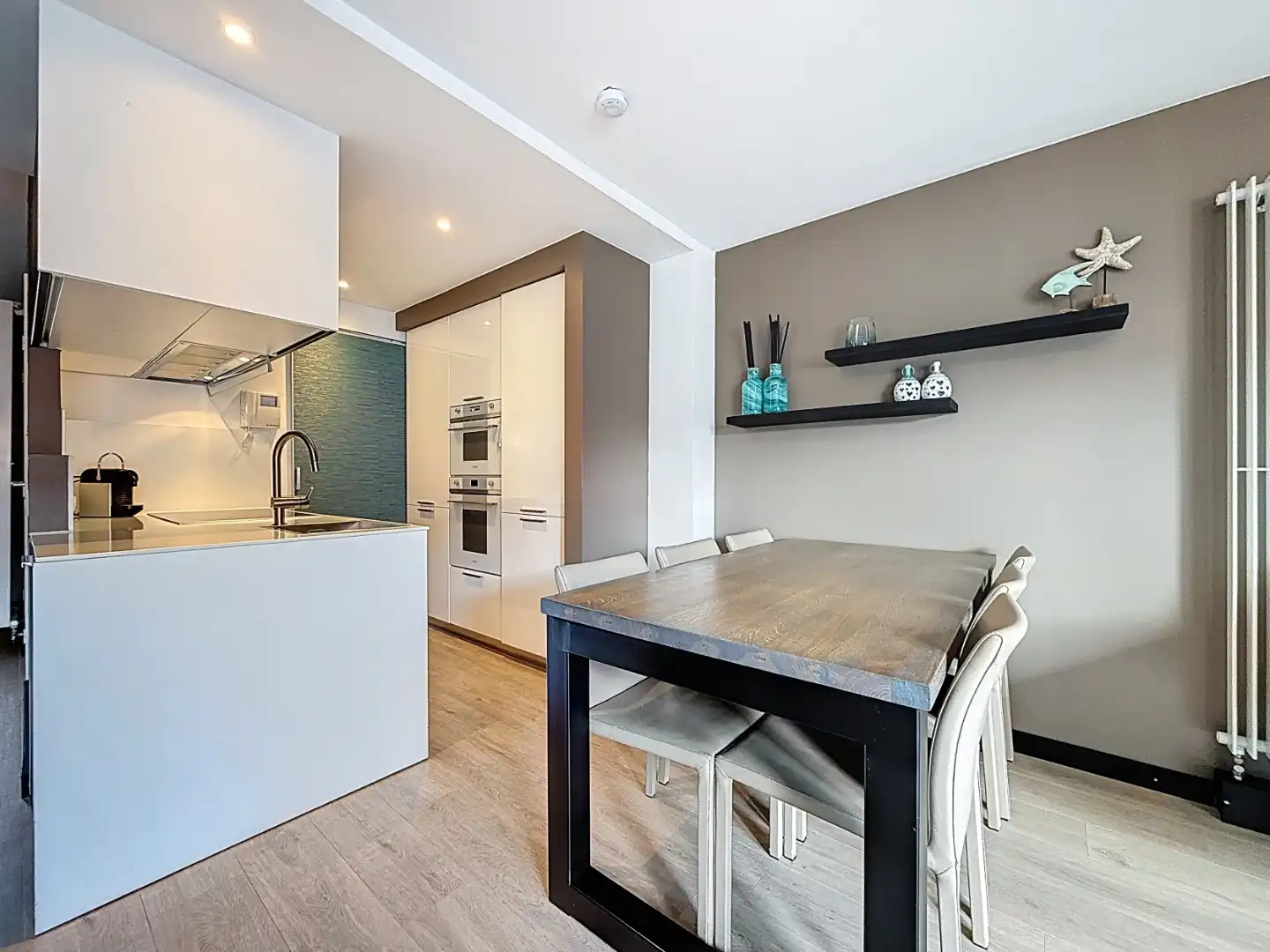 Instapklaar appartement met zicht op de vaargeul te Nieuwpoort-Bad foto 5