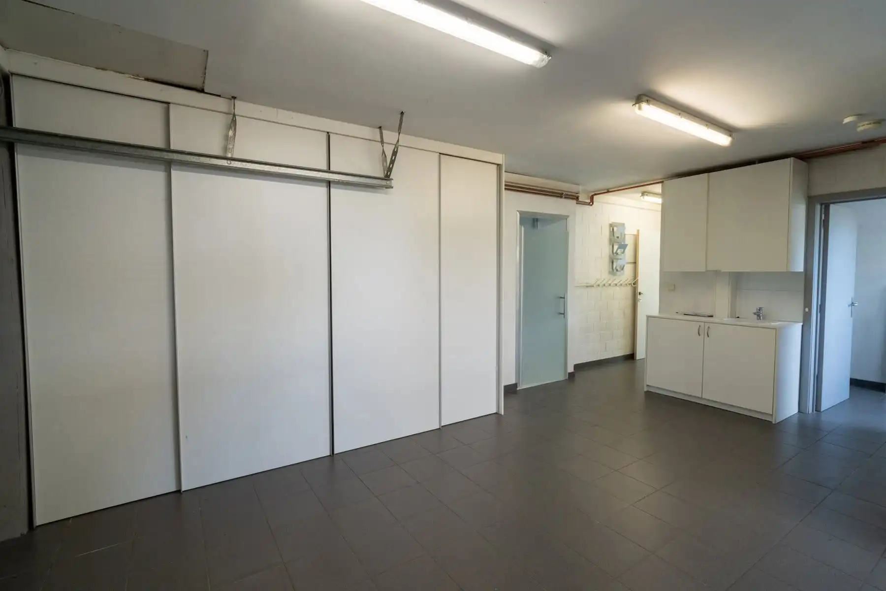 Knappe villa met zuidgerichte tuin, zwembad en poolhouse foto 18